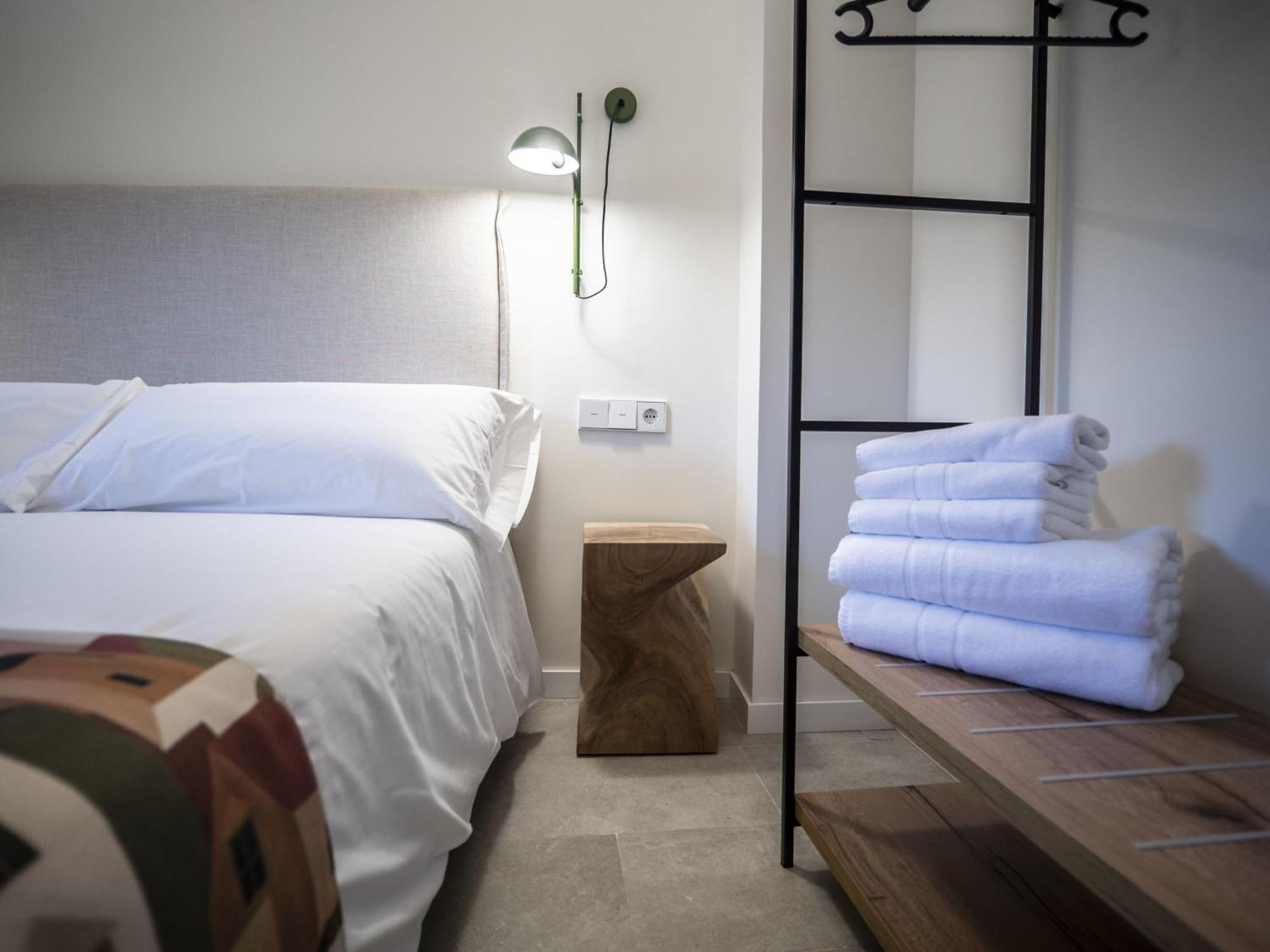 La Casa Amarilla Apartamento Enebro อัลบาร์ราซิน ภายนอก รูปภาพ