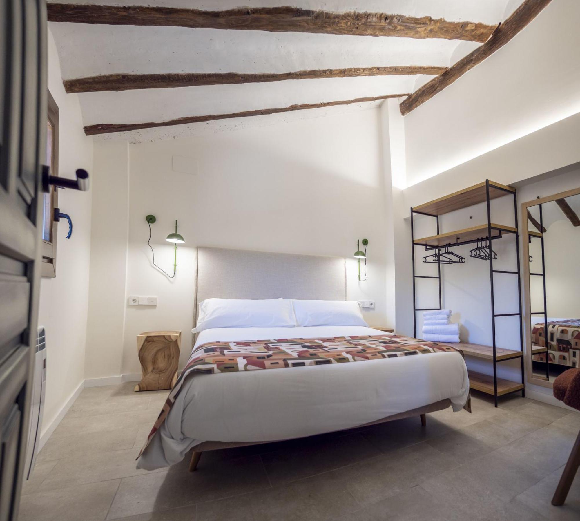 La Casa Amarilla Apartamento Enebro อัลบาร์ราซิน ภายนอก รูปภาพ